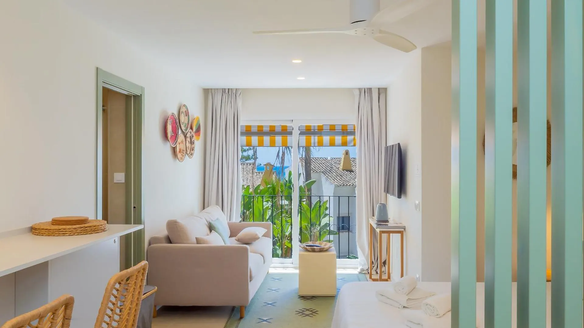 Cubo'S Estudio Cabopino Port & Parking Marbella Apartment